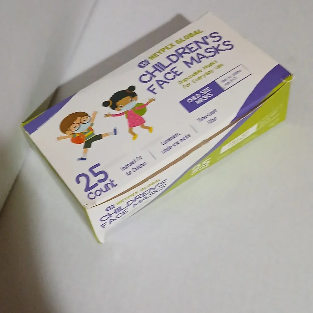 Children Disposal Face Masks for everyday use ages 6 to 13 25ct NWT
